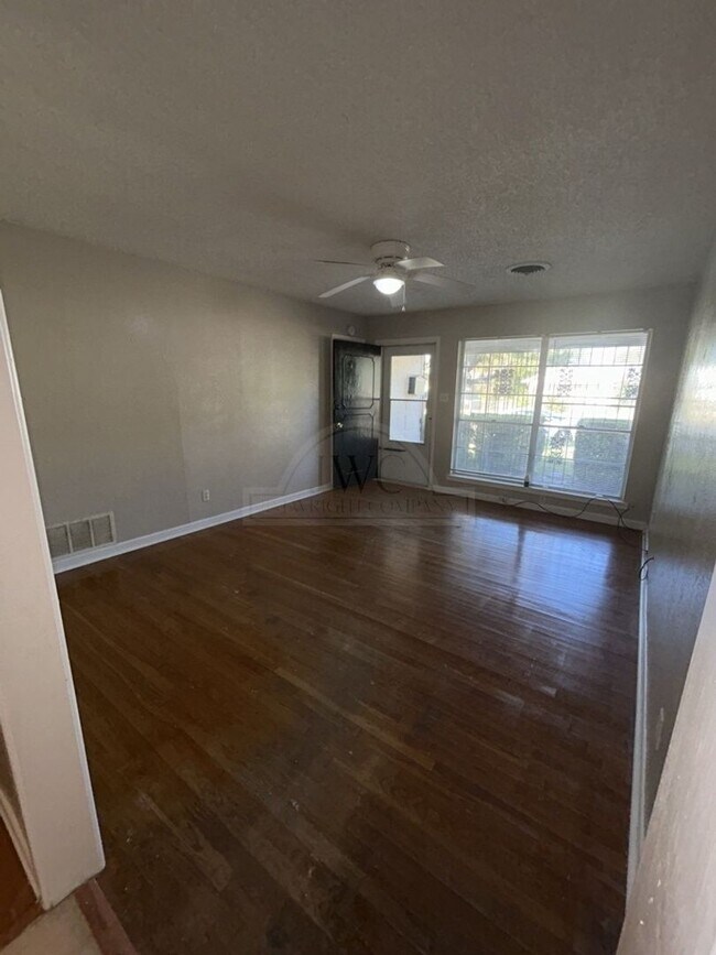 1100 Pine Dr in Killeen, TX - Building Photo - Building Photo
