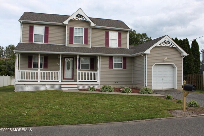property at 1529 Windward Ave