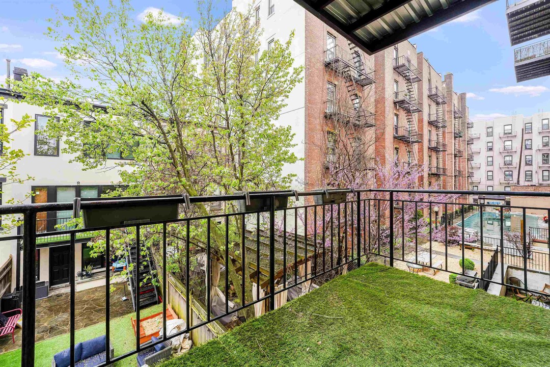 1115 Willow Ave in Hoboken, NJ - Building Photo