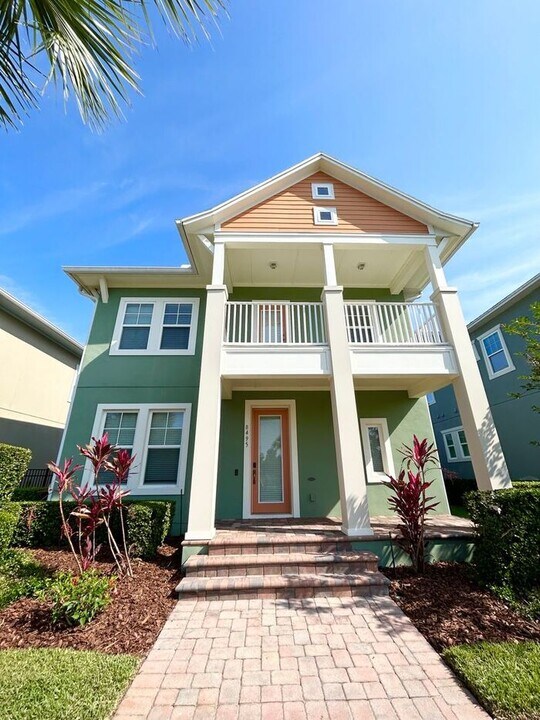8495 Laureate Blvd in Orlando, FL - Building Photo
