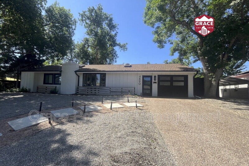 4890 E Kansas Dr in Denver, CO - Building Photo