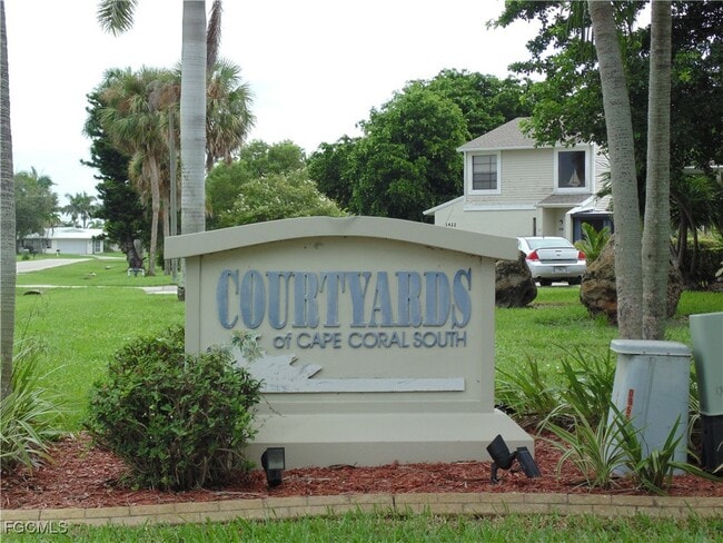property at 5120 SW Courtyards Ct