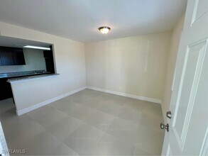 4052 Bayshore Dr in Naples, FL - Building Photo - Building Photo