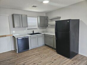 1830 N Troost Ave in Tulsa, OK - Foto de edificio - Building Photo