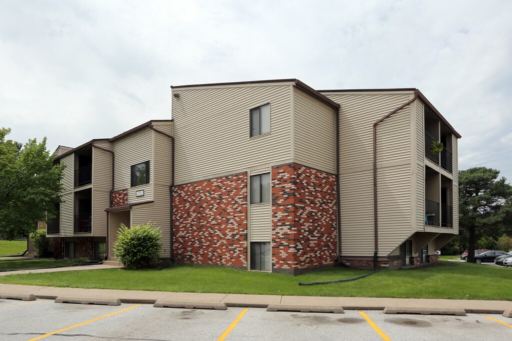 Indian Ridge Apartments in Davenport, IA