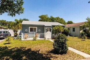 4915 Dr M.L.K. Jr St N in St. Petersburg, FL - Building Photo