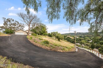 167 Rimrock Rd in Thousand Oaks, CA - Building Photo - Building Photo
