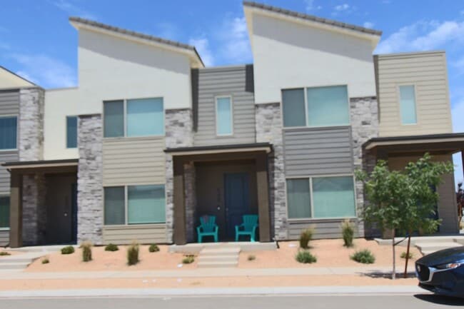 648 W Fire Sky Dr in Saint George, UT - Building Photo - Building Photo