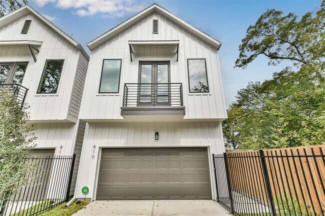 property at 810 Mansfield St