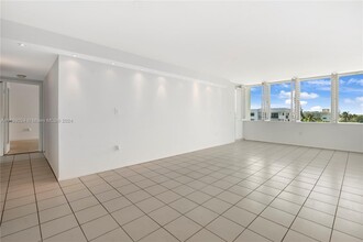 8233 Harding Ave in Miami, FL - Building Photo - Building Photo