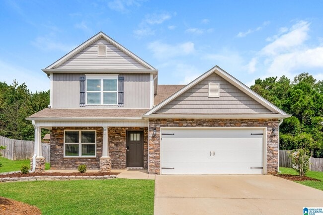 property at 817 Huntington Trce