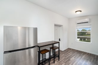 221 Duxbury Ave in Port Charlotte, FL - Building Photo - Building Photo