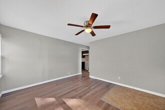 228 Cameron Rd in St. Louis, MO - Building Photo - Building Photo