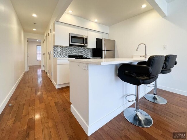 36-21 Review Ave in Queens, NY - Building Photo - Building Photo
