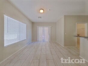 442 E Cheyenne Rd in San Tan Valley, AZ - Foto de edificio - Building Photo