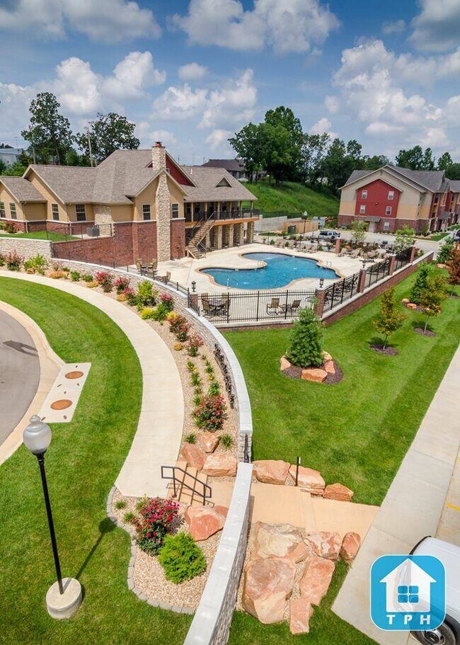 116 Liberty Pky in St. Robert, MO - Building Photo - Building Photo