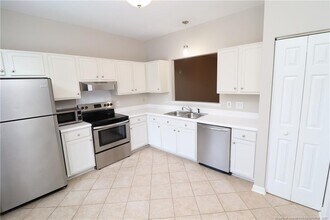 114 Windward Ct in Cary, NC - Building Photo - Building Photo