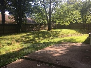 7019 Shadow Oaks Dr in Memphis, TN - Building Photo - Building Photo