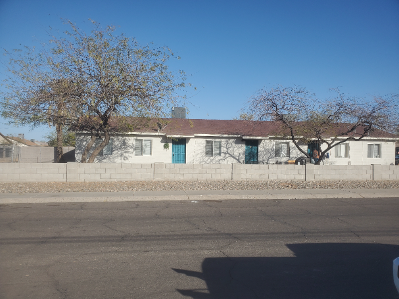 2504 E Mobile Ln in Phoenix, AZ - Building Photo