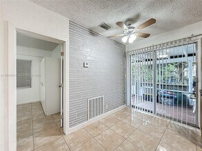6705 Raleigh St in Hollywood, FL - Building Photo - Building Photo
