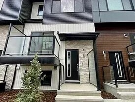 1729 Keene Cres SW in Edmonton, AB - Building Photo