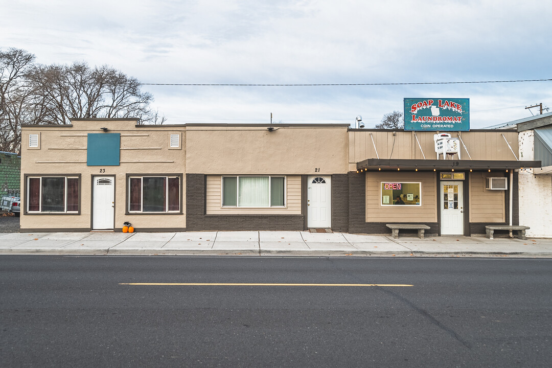 Laundromat in Soap Lake, WA - Building Photo