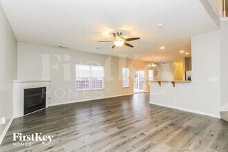 1914 Winton Dr in Avon, IN - Foto de edificio - Building Photo