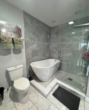 10439 S Keeler Ave in Oak Lawn, IL - Building Photo - Building Photo