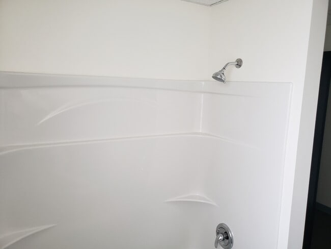 27 W King St, Unit D in Littlestown, PA - Building Photo - Building Photo