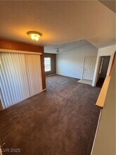 6955 N Durango Dr, Unit 2074 in Las Vegas, NV - Building Photo - Building Photo