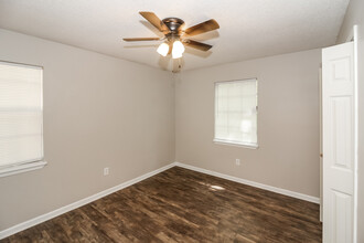 7015 Russwood Ln E in Mabelvale, AR - Building Photo - Building Photo