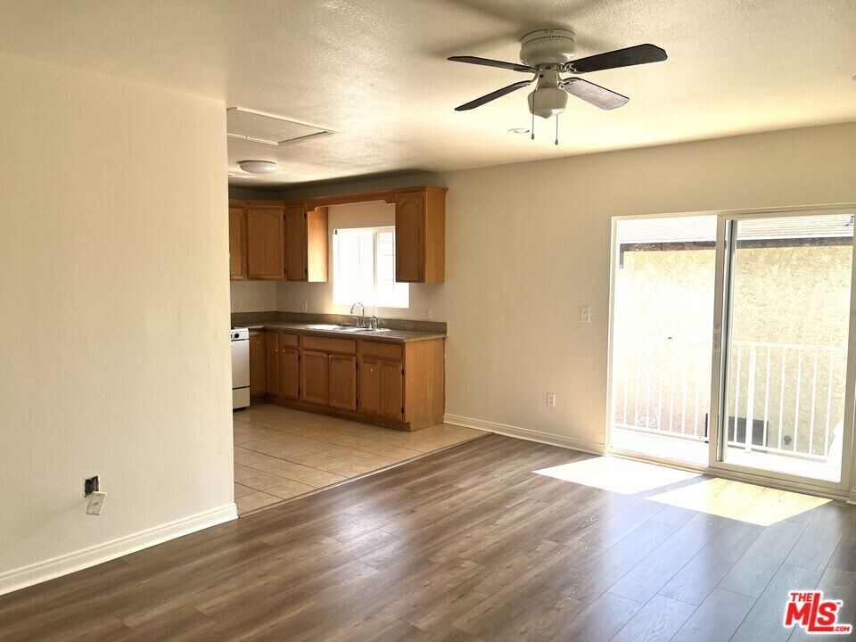 1256 W 25th St in Los Angeles, CA - Building Photo
