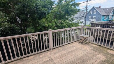 1908 E Webster Pl, Unit 2 in Milwaukee, WI - Foto de edificio - Building Photo