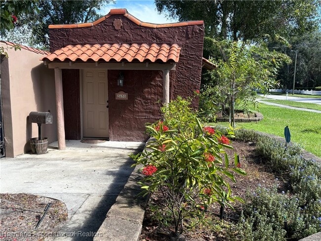 2650 Lakeview Dr in Sebring, FL - Building Photo - Building Photo