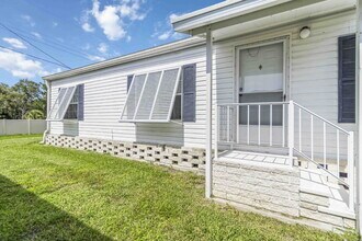 6 7th St W in Nokomis, FL - Foto de edificio - Building Photo