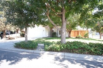 3450 Buenaventura Dr in Ceres, CA - Building Photo - Building Photo