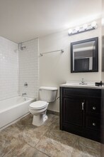 4600 Woodward Ave, Unit 401 in Detroit, MI - Foto de edificio - Building Photo