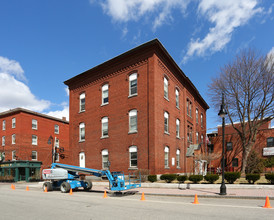 50 Lowell St in Manchester, NH - Building Photo - Building Photo