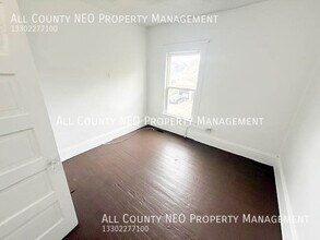 3292 W 98th St in Cleveland, OH - Building Photo - Building Photo