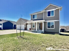 5308 St Andrews Cir in Des Moines, IA - Building Photo