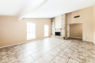 515 Nora Ln in Desoto, TX - Building Photo - Building Photo