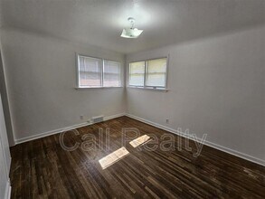 2338 W Walton Ave in Spokane, WA - Building Photo - Building Photo