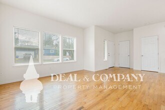 6017 N Syracuse St-Unit -6017 in Portland, OR - Building Photo - Building Photo