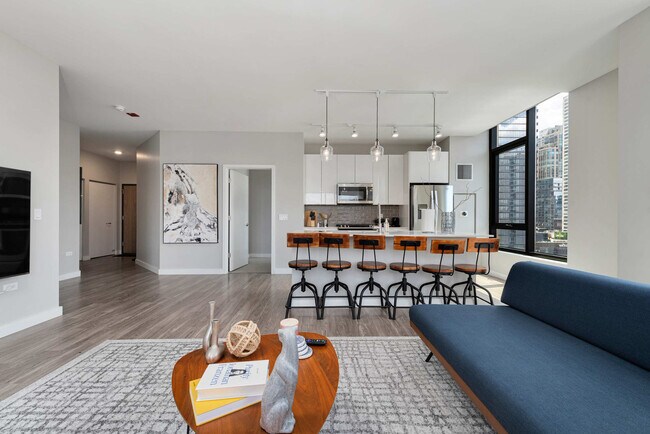 833 N Clark St in Chicago, IL - Building Photo - Building Photo