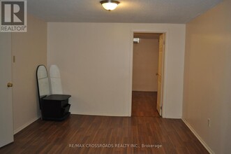 14 Glanvil Crescent in Toronto, ON - Building Photo - Building Photo