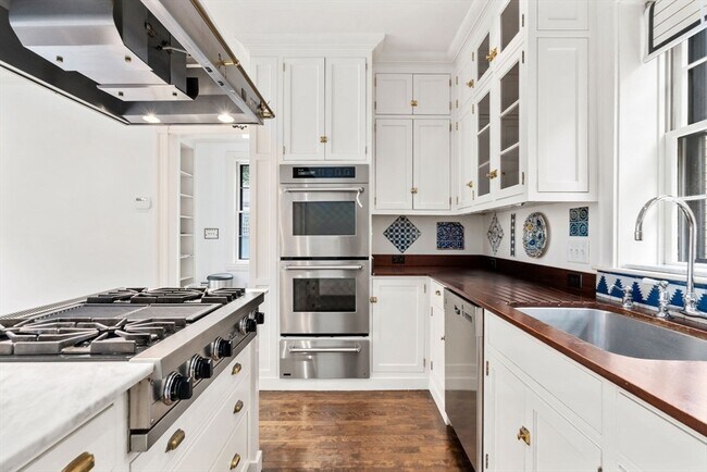 15 Hilliard St in Cambridge, MA - Building Photo - Building Photo