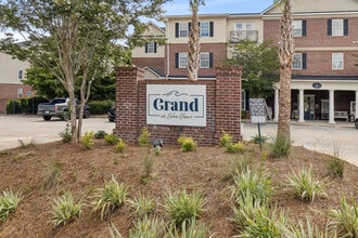The Grand at Lake Sheri in Valdosta, GA - Foto de edificio - Building Photo