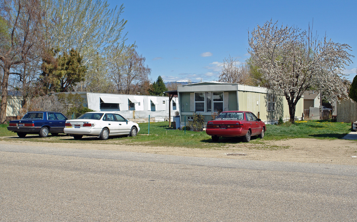 968 S Parkinson St in Eagle, ID - Building Photo