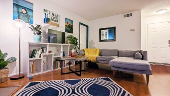 24 Finch Trl NE, Unit NA in Atlanta, GA - Building Photo