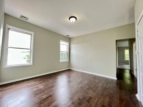 908 Bergen St, Unit 3 in Newark, NJ - Building Photo - Building Photo